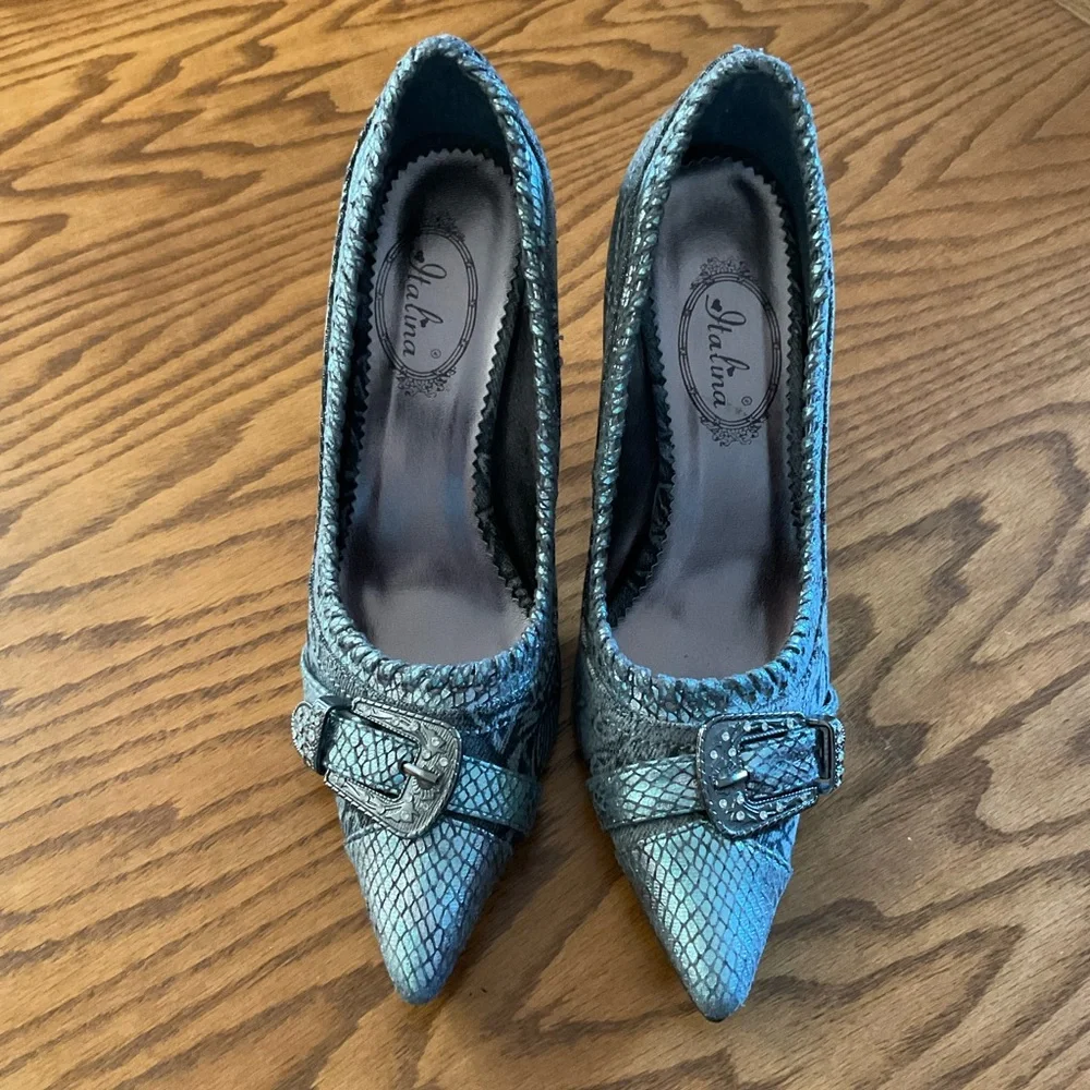 Italina Snakeskin Like Texture Print, Pointed Toe, Stilettos, Sz 7.5